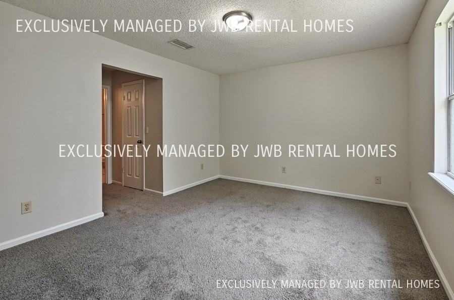 1600 Twin Oak Dr W - Photo 2 of 8