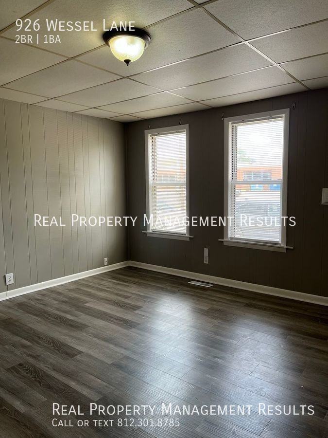 926 Wessel Ln - Photo 3 of 12