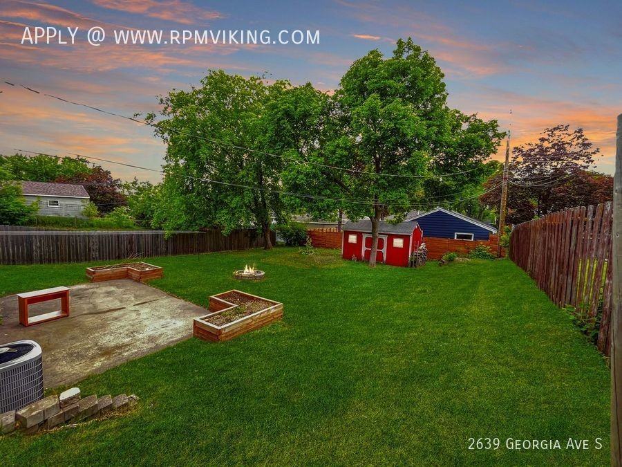 2639 Georgia Ave S - Photo 2 of 28