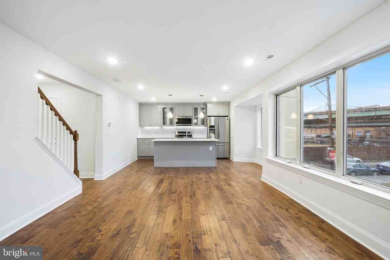 41 W Wildey St #2 - Photo 2 of 13