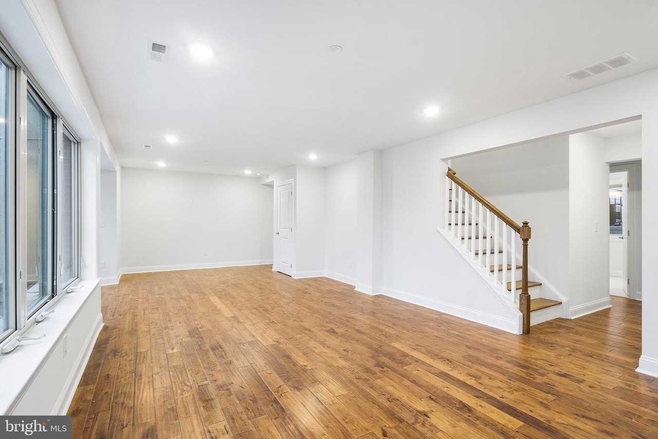 41 W Wildey St #2 - Photo 3 of 13