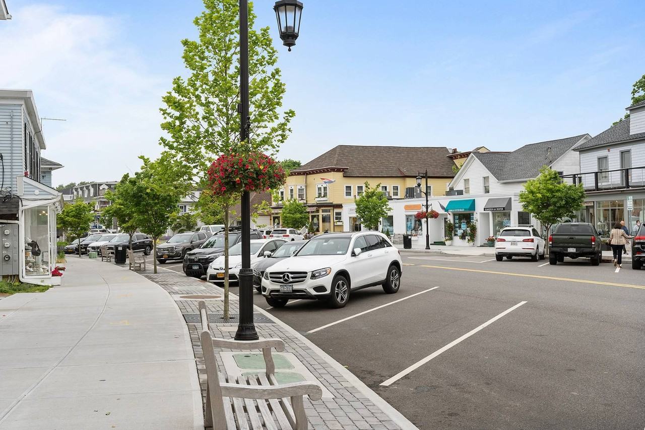 135 Main St - Photo 2 of 8