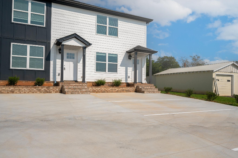 110 Clark Blvd - Photo 2 of 10