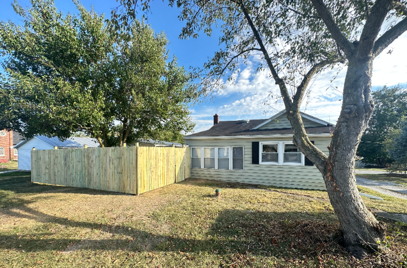 253 Potomac Ave - Photo 2 of 20