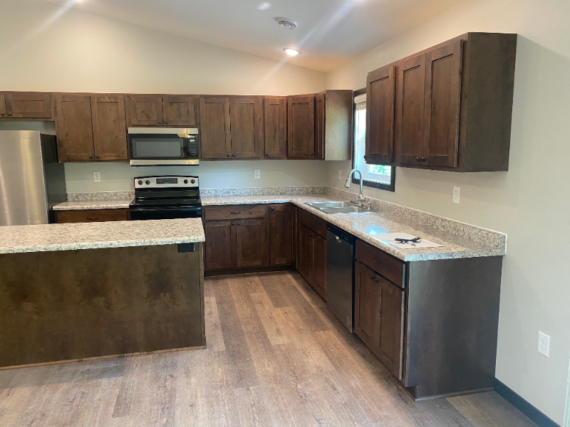 1004 Crown Ave - Photo 3 of 16