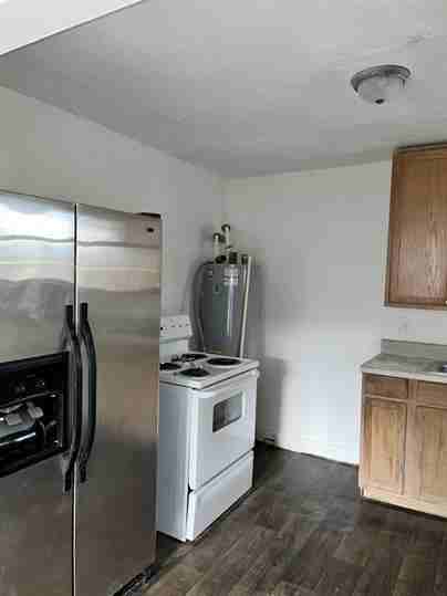 W 6th 1017 (2) - Photo 2 of 10