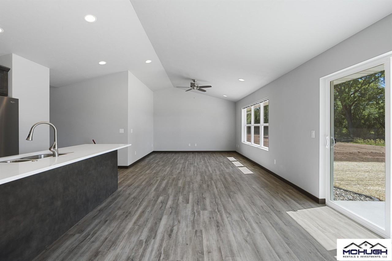 1739 Honor St #1 - Photo 5 of 17