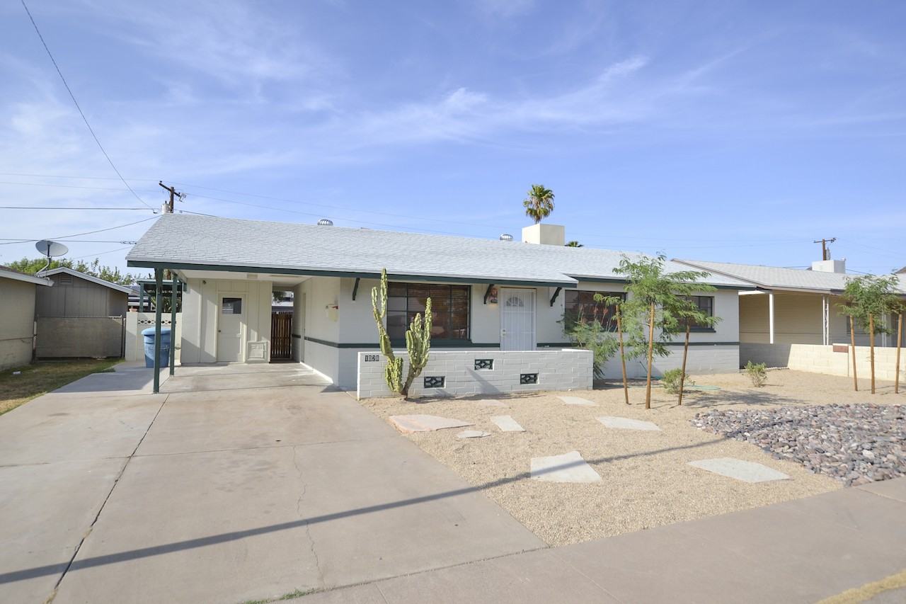 1028 E Diana Ave - Photo 3 of 13