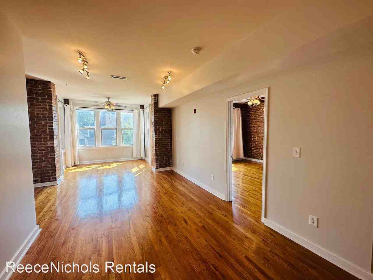 200 E 43rd St - Photo 3 of 18