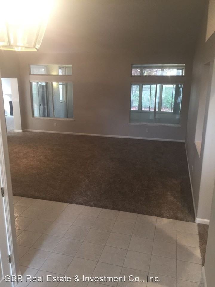 4880 Knightswood Way - Photo 2 of 33