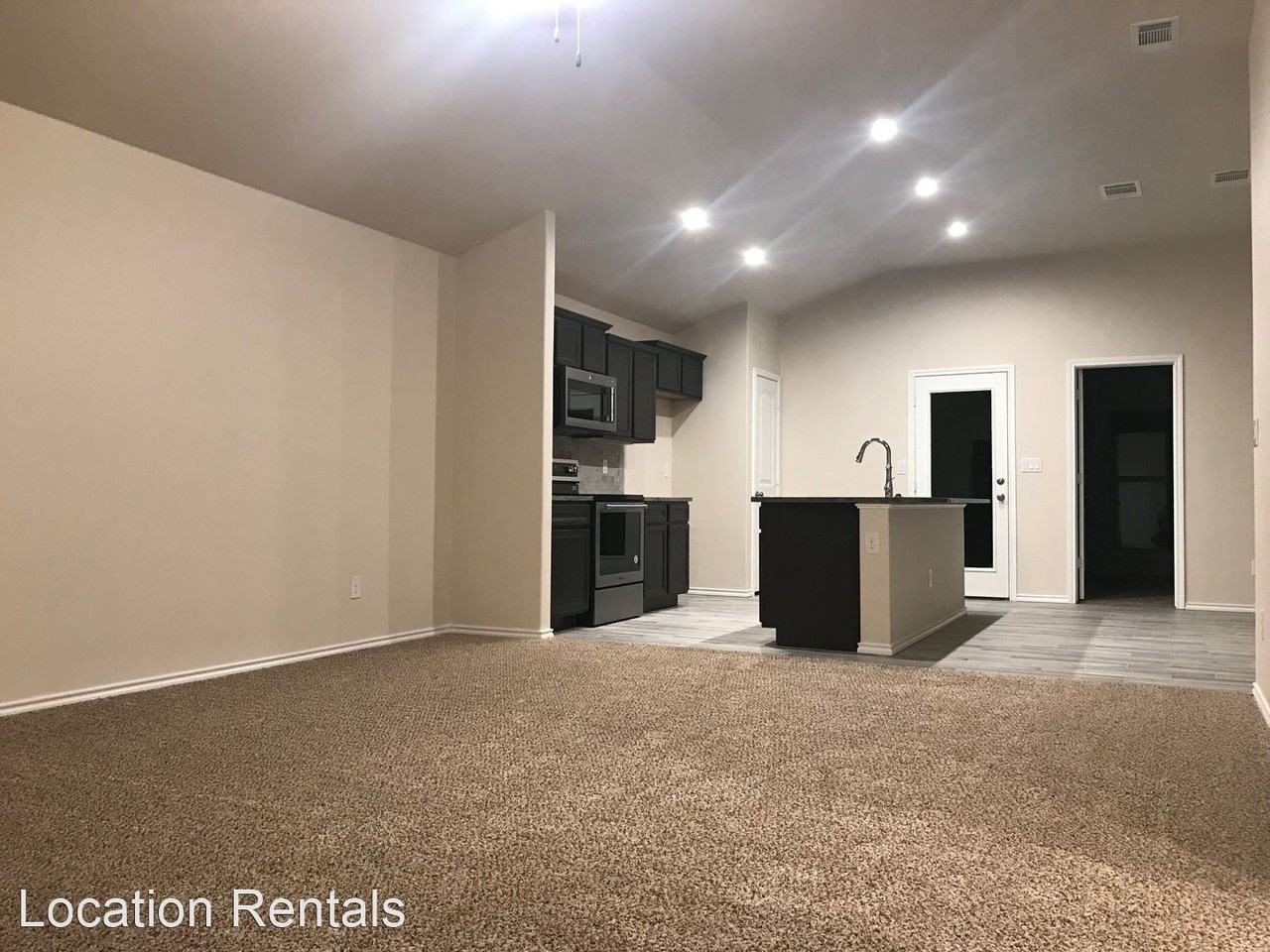 10005 Wausau Ave - Photo 3 of 22