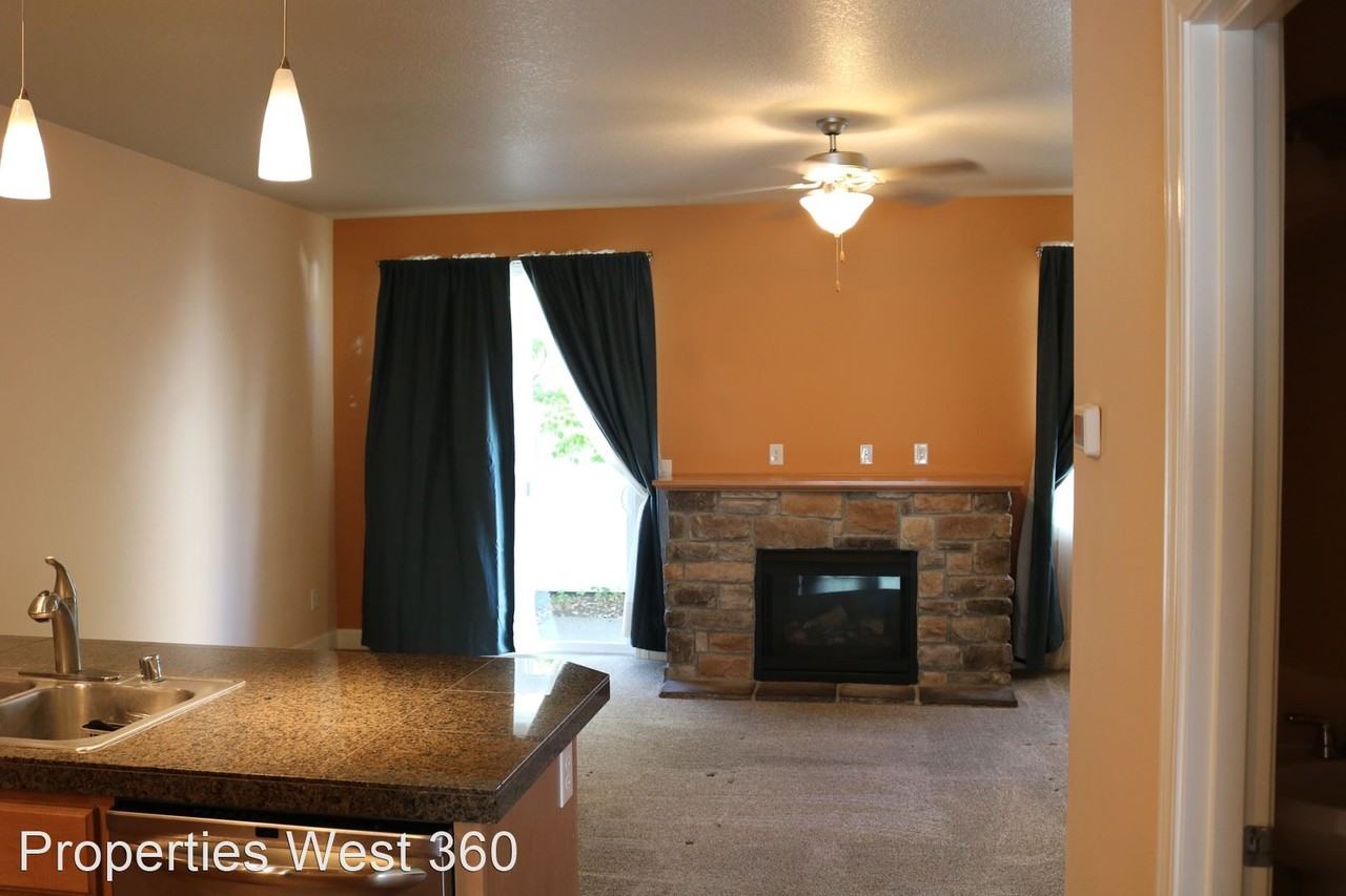 3606 Ne 80th St - Photo 2 of 18