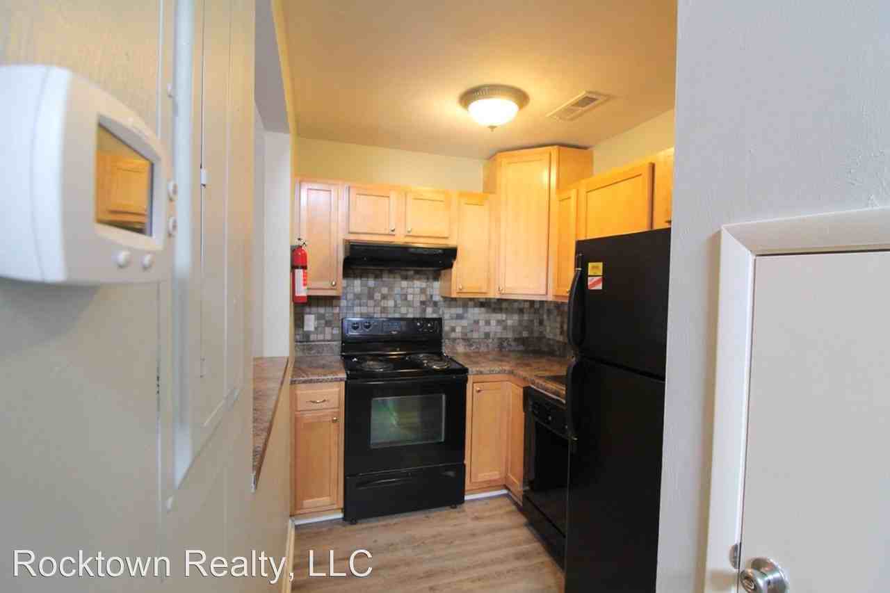 1462 Bradley Drive - Photo 3 of 30