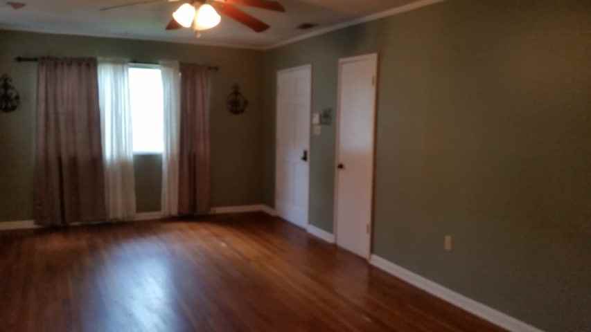 401 Hillendale Dr - Photo 2 of 16