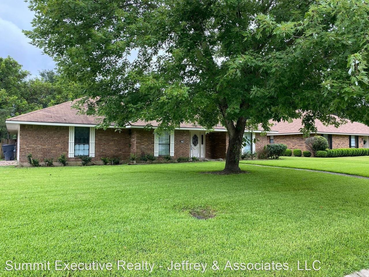2528 Brown Circle - Photo 2 of 49