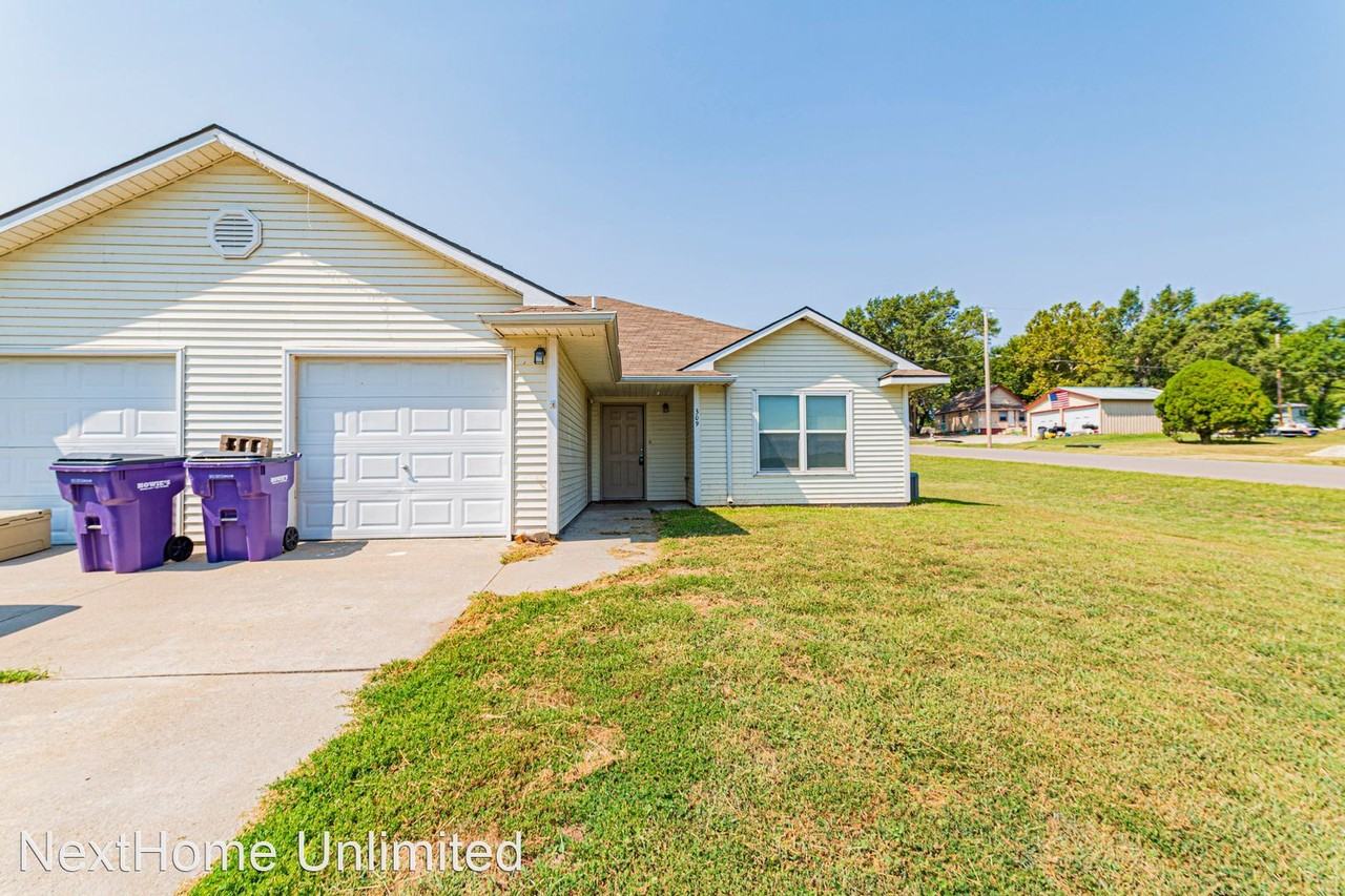 309 Smith St, Milford, KS 66514 3 Bedroom House for 950/month Zumper