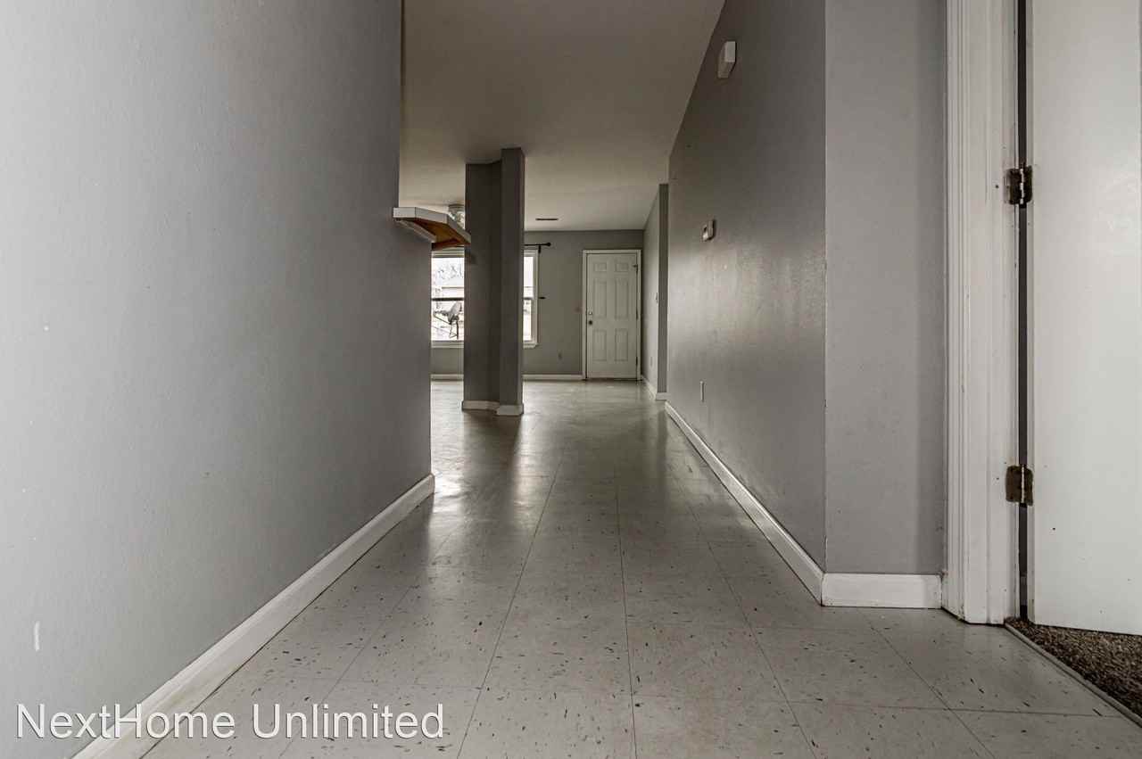 309 Smith St - Photo 2 of 40