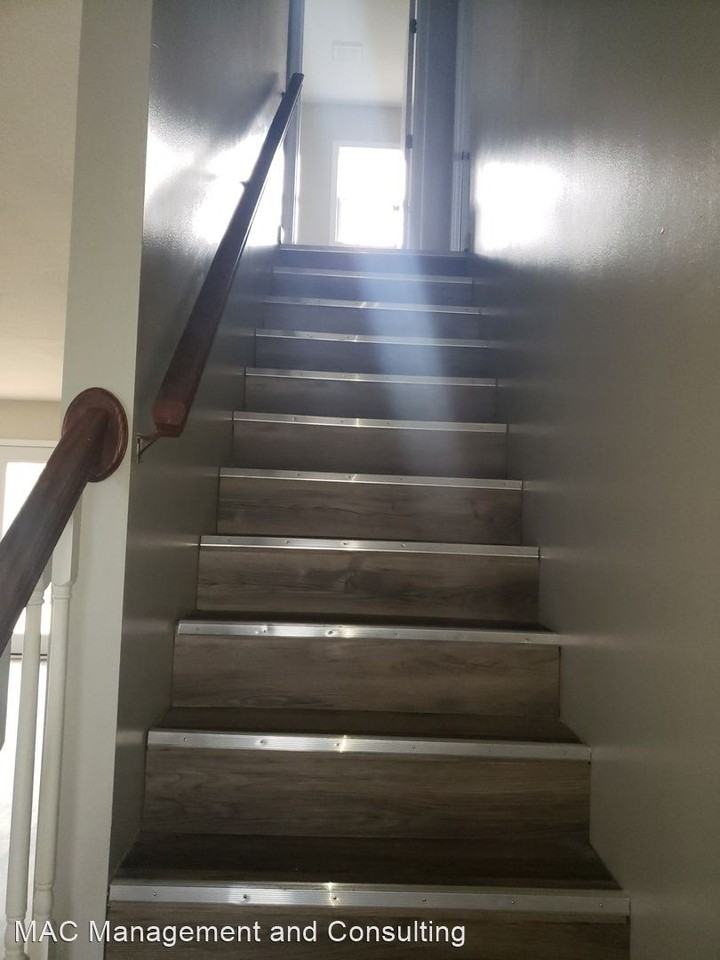 1748 Bouton Dr - Photo 3 of 18