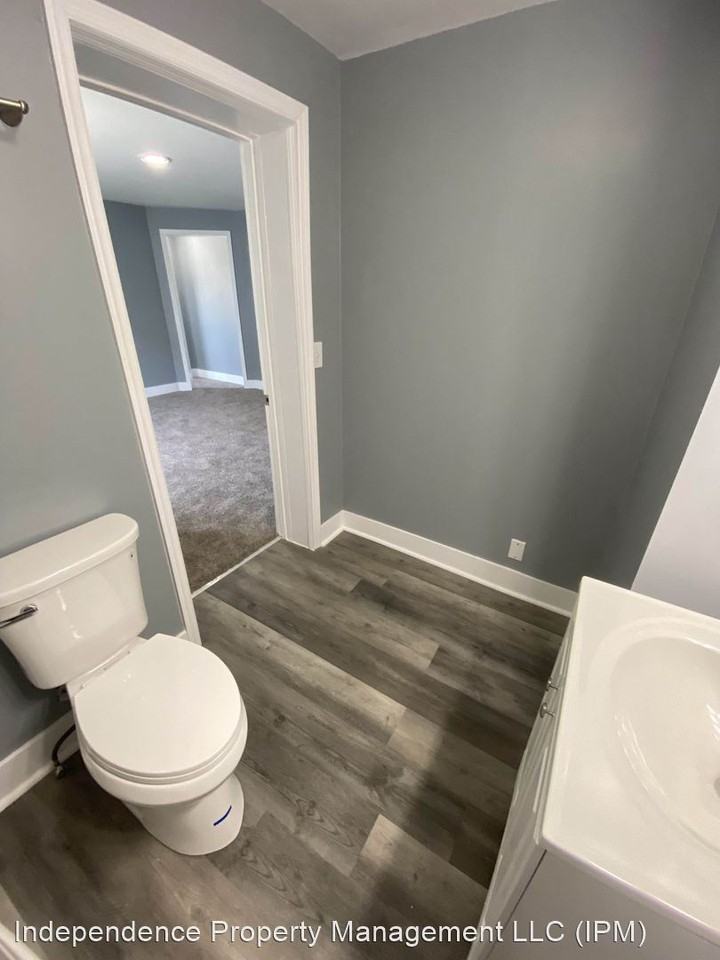 102 E Main St - Photo 3 of 16