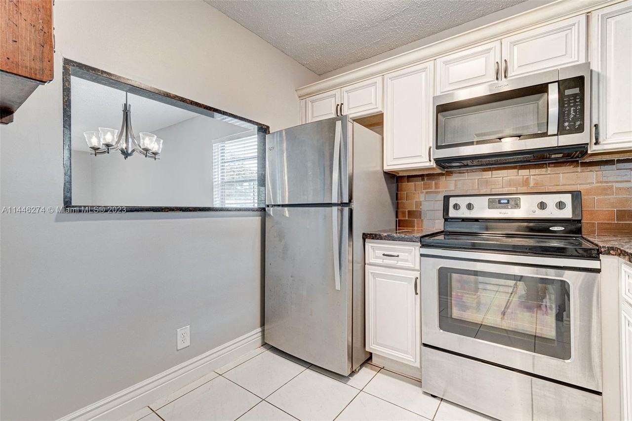 3048 Sunrise Lakes Dr E #113 - Photo 3 of 8