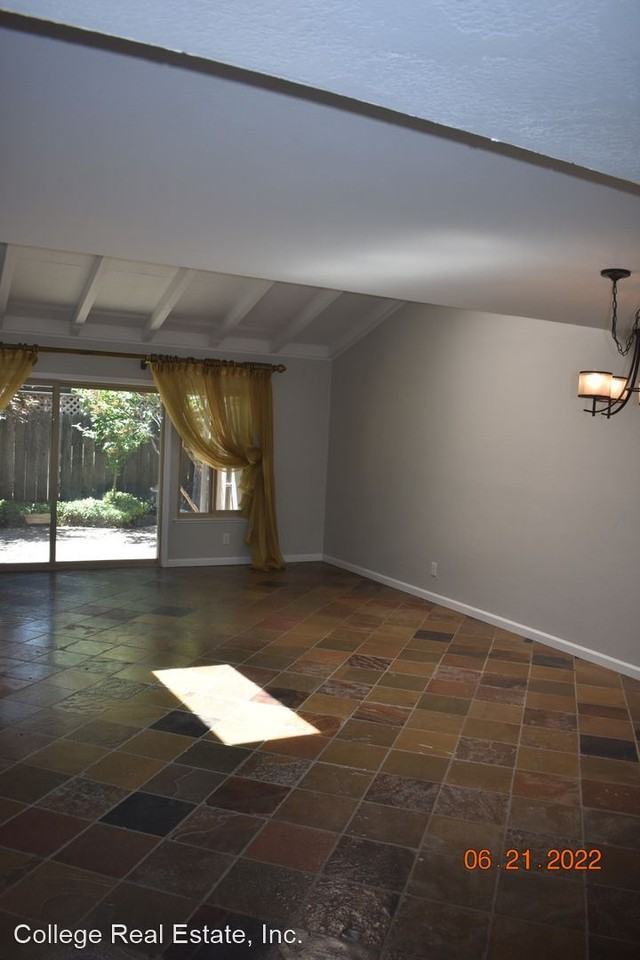 3440 W Benjamin Holt Dr - Photo 2 of 19