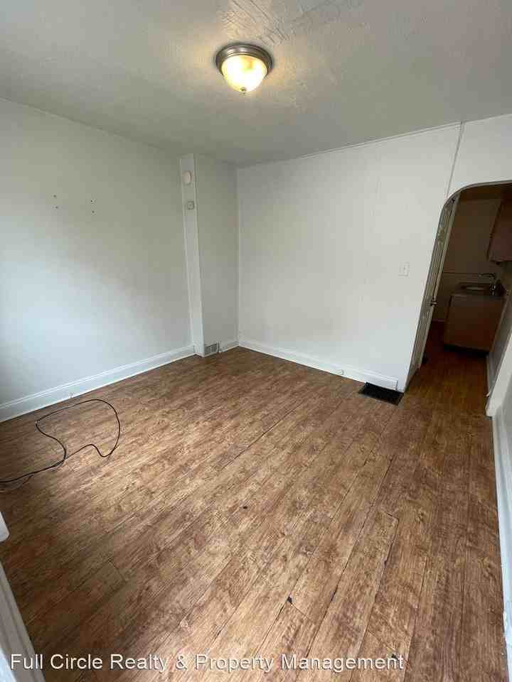 132 S Blank St - Photo 2 of 10