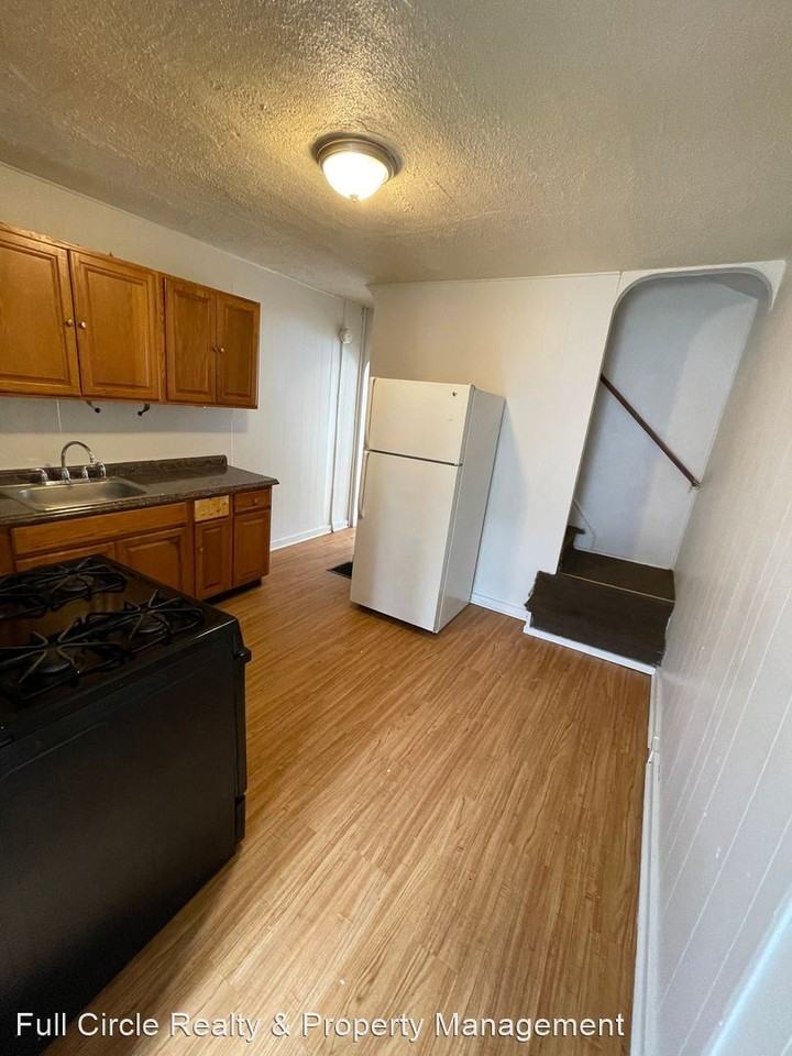 132 S Blank St - Photo 3 of 10