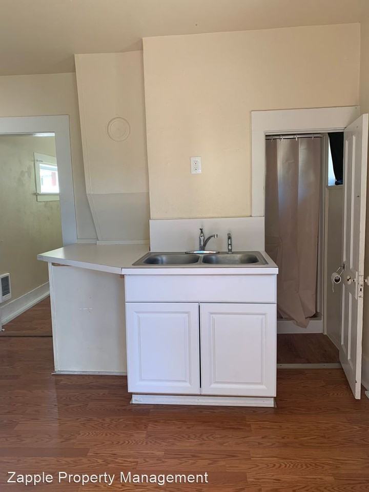 707 Upper Third St Apt A - Photo 2 of 5