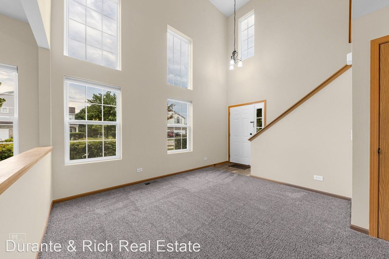 3202 Harvard Ln - Photo 2 of 15