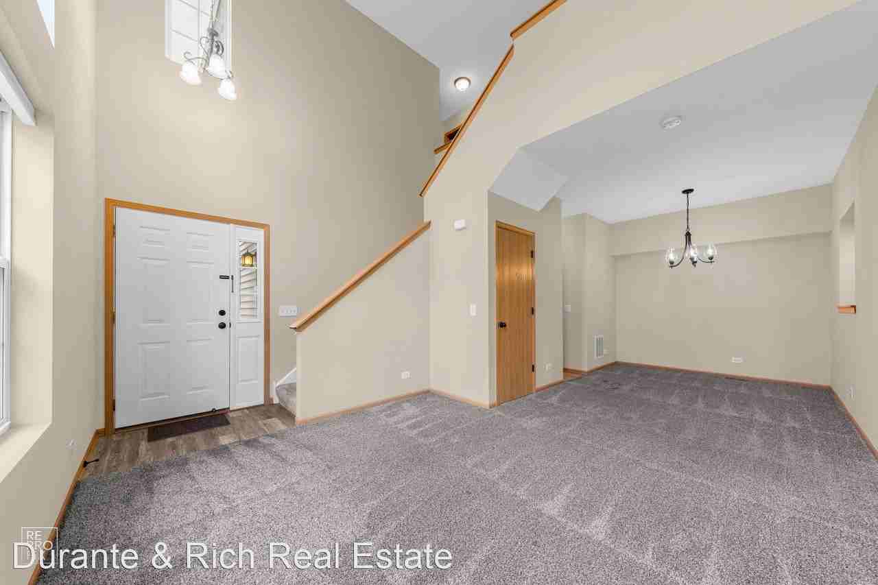 3202 Harvard Ln - Photo 3 of 15