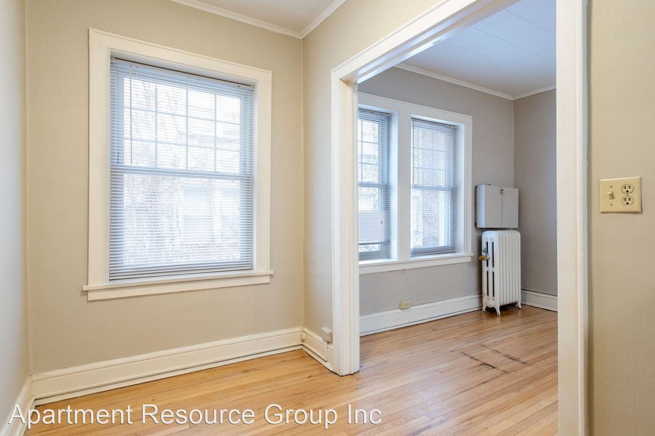 2880 James Ave S - Photo 3 of 9