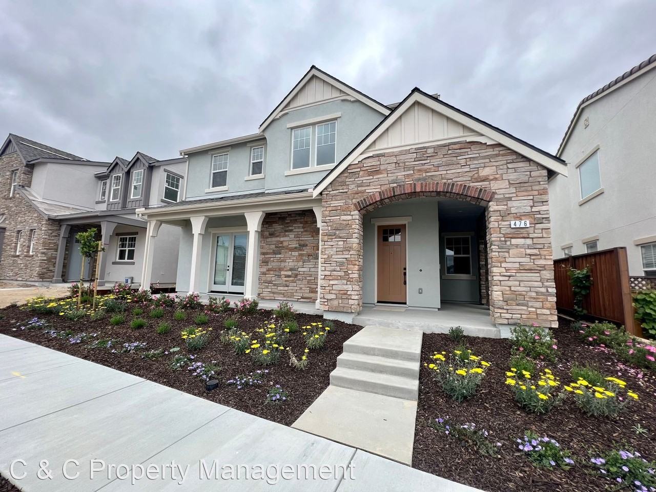 476 Lassen Way - Photo 2 of 31