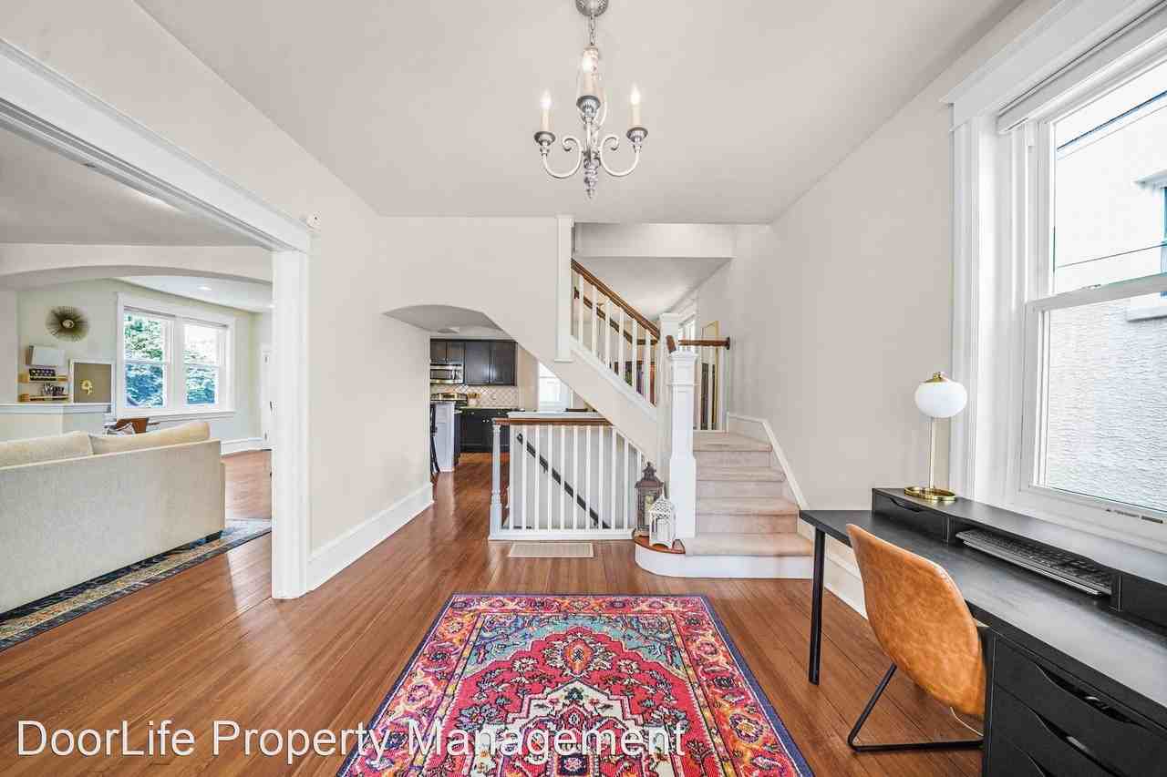 513 Grove St - Photo 3 of 30