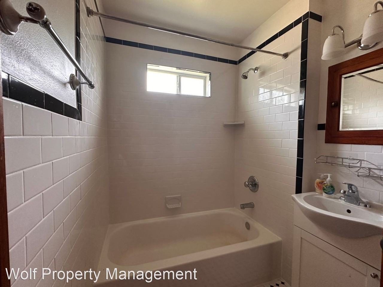 304 E 8th St - Photo 3 of 30