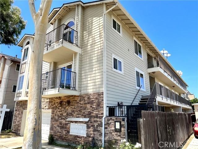 1637 E 5th St ##301 - Photo 2 of 27
