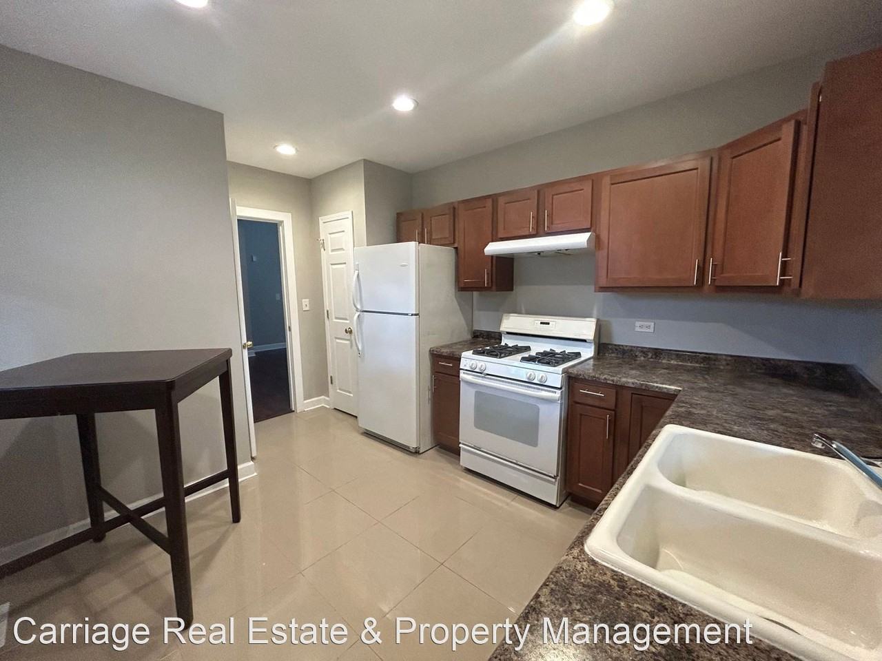 363 Ryerson Ave - Photo 3 of 9