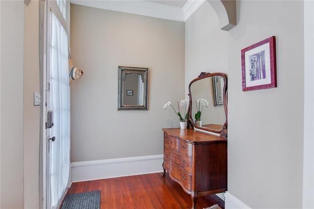 1304 General Pershing St - Photo 2 of 9