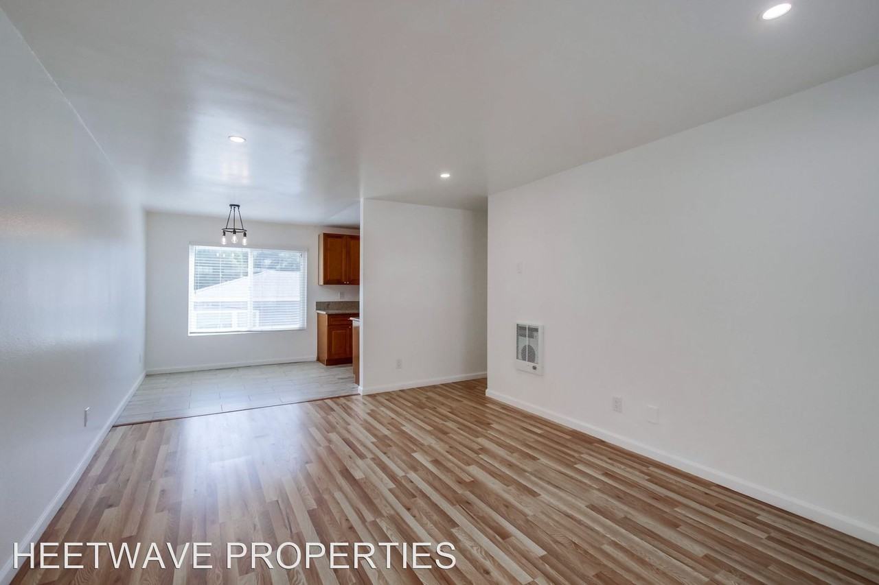 4912 W. Point Loma Blvd - Photo 3 of 31