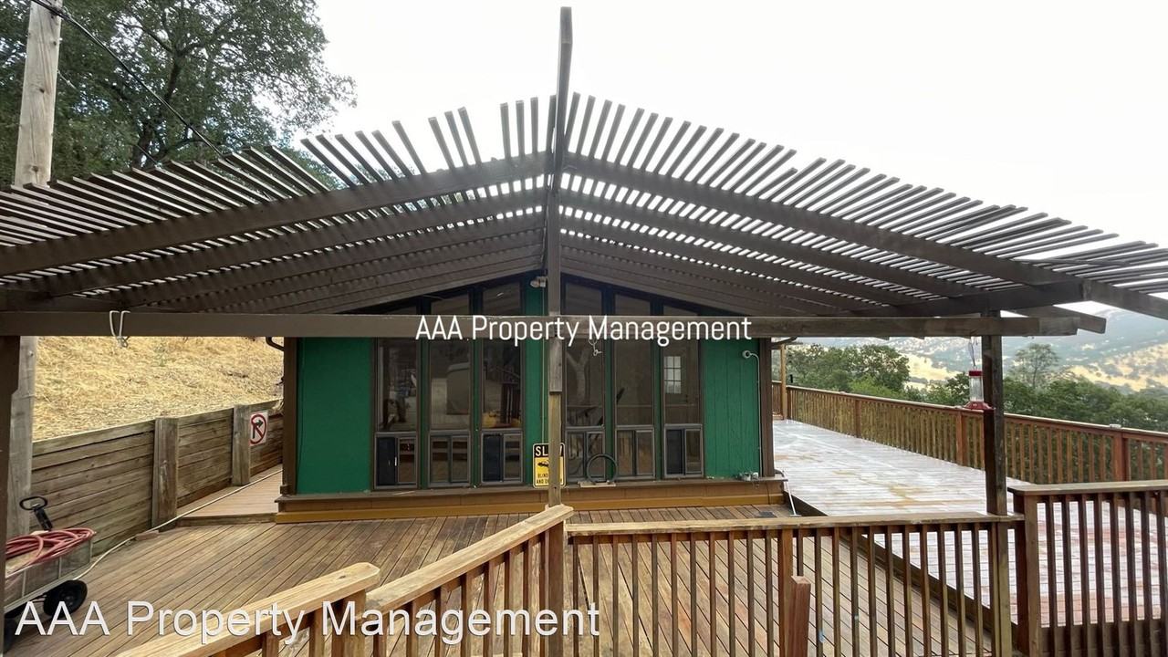 3504 Oak Hill Ln - Photo 3 of 25