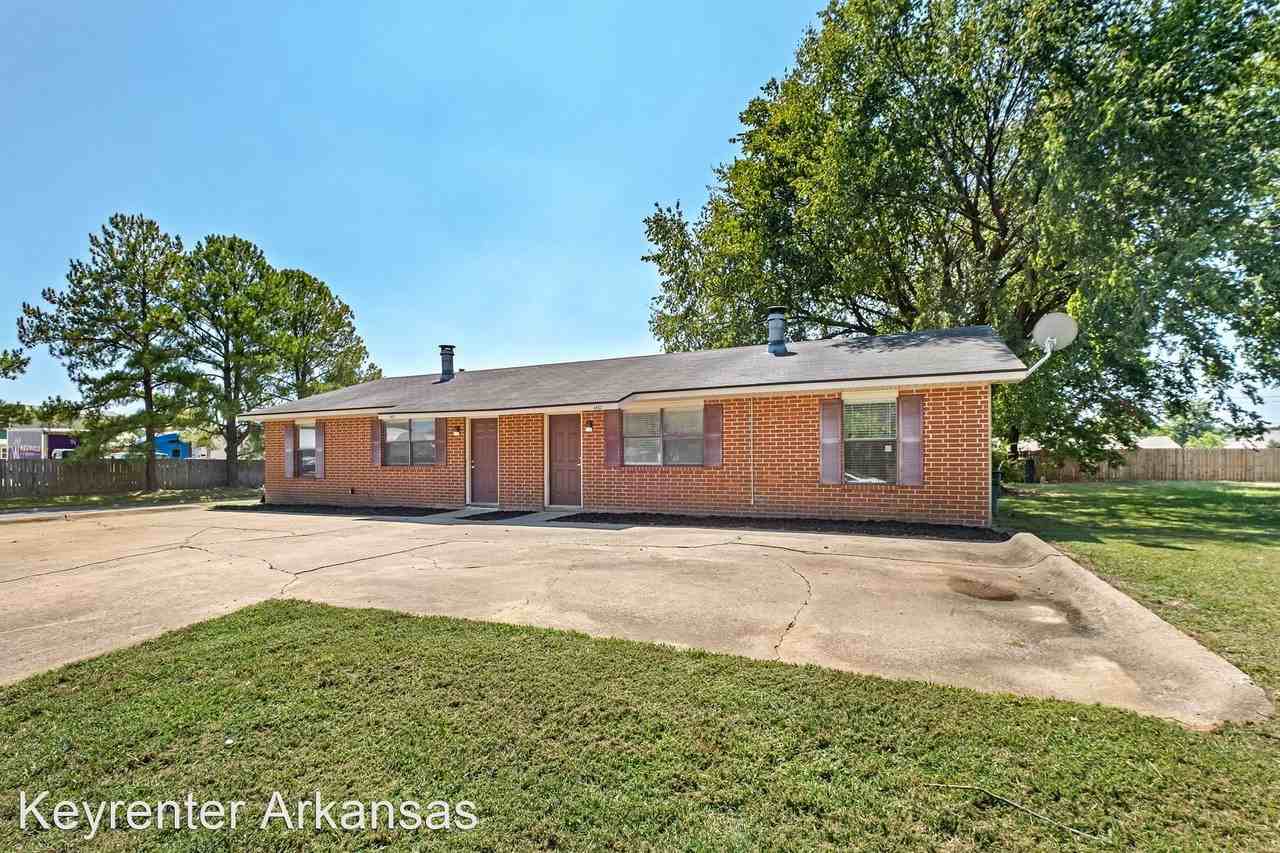 Newly Renovated Duplex in West Fayetteville! Apartments 4451 W St, Fayetteville, AR