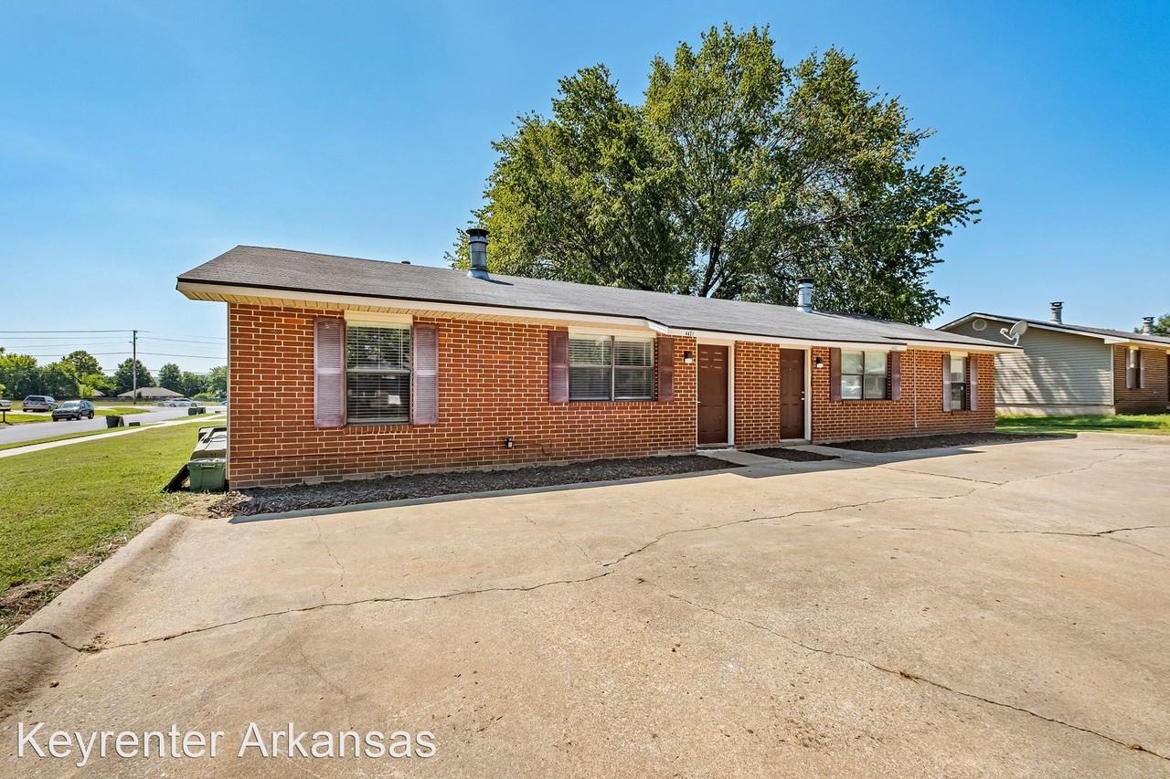 Newly Renovated Duplex in West Fayetteville! - Photo 3 of 46