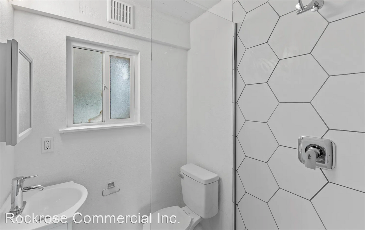 3917 Haines St - Photo 3 of 8