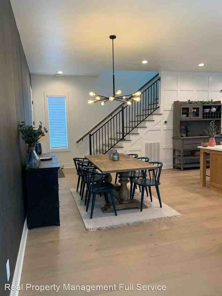 2929 Torbett St - Photo 3 of 40