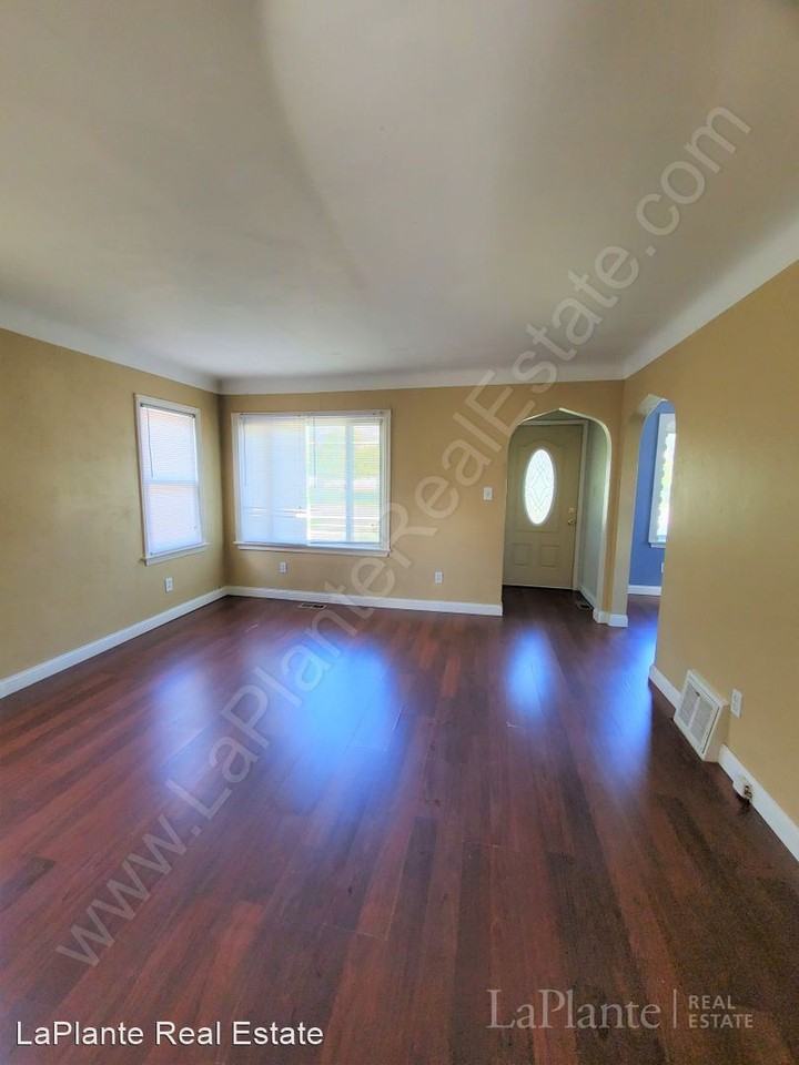 3434 Bellevue Rd - Photo 2 of 14
