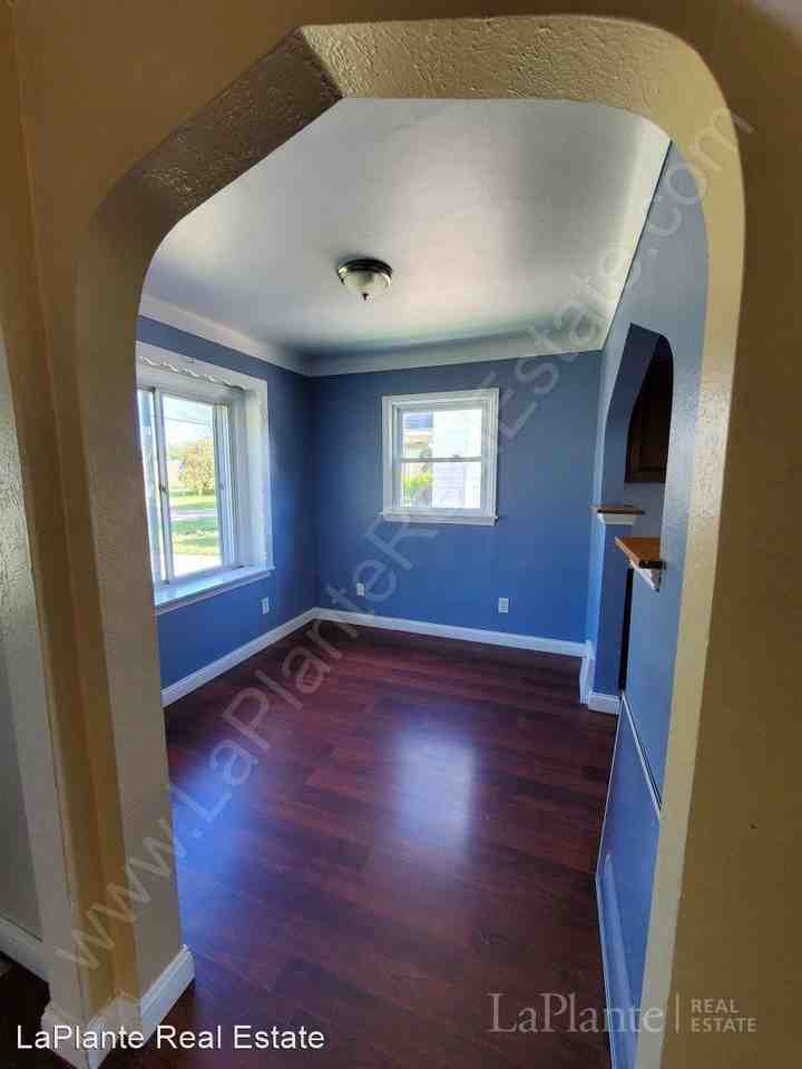 3434 Bellevue Rd - Photo 3 of 14
