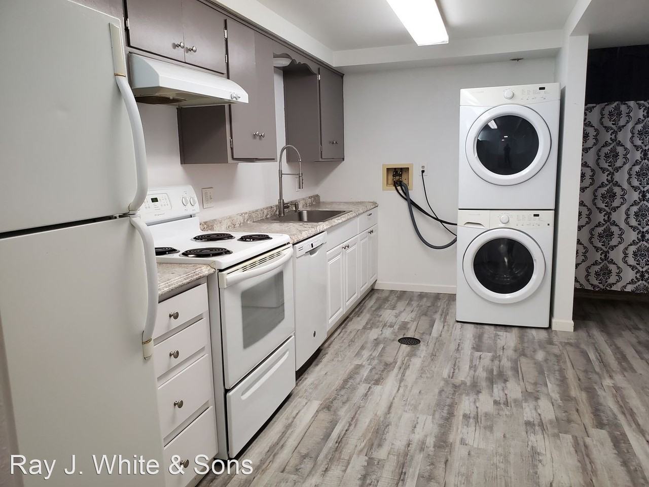 2431 14th Ave #B - Photo 2 of 6