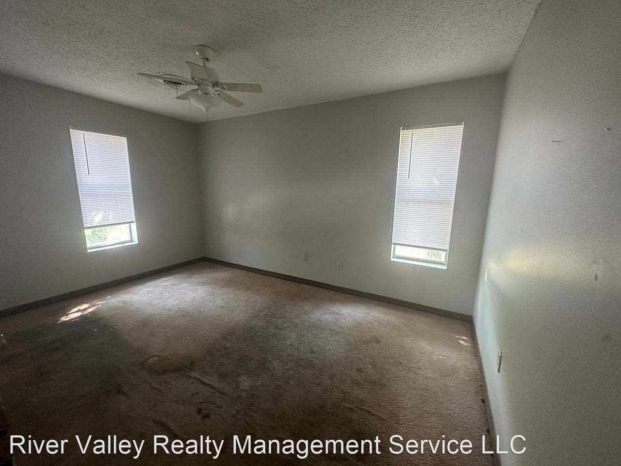 2020 Center St - Photo 2 of 6