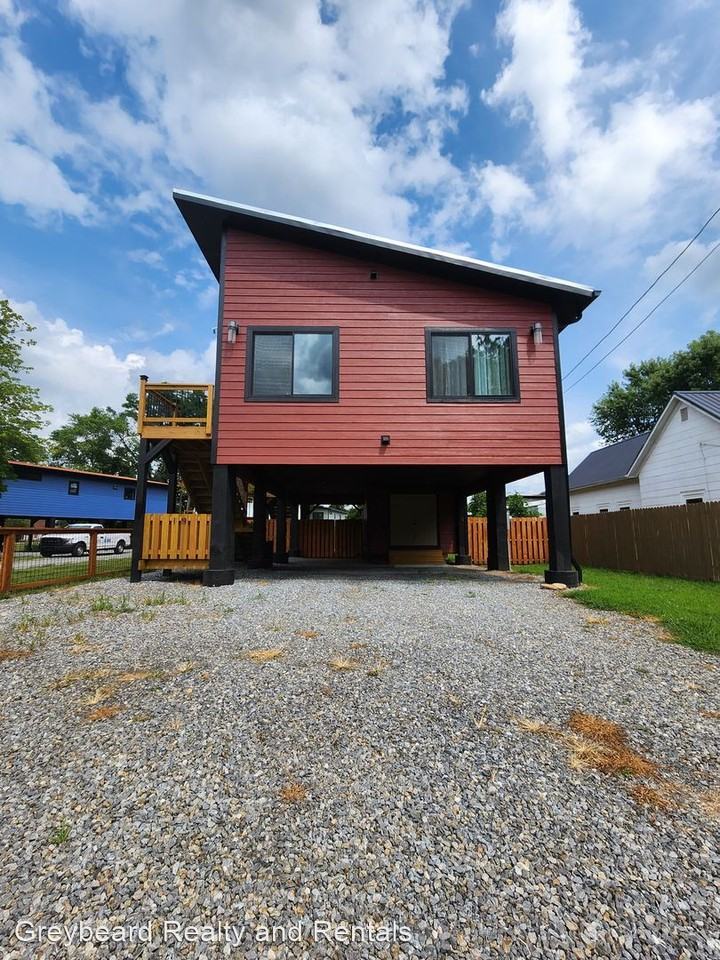 19 Salisbury Ave - Photo 2 of 22