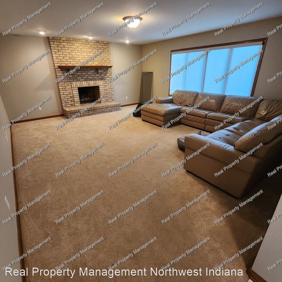 9121 Schillton Dr - Photo 2 of 20