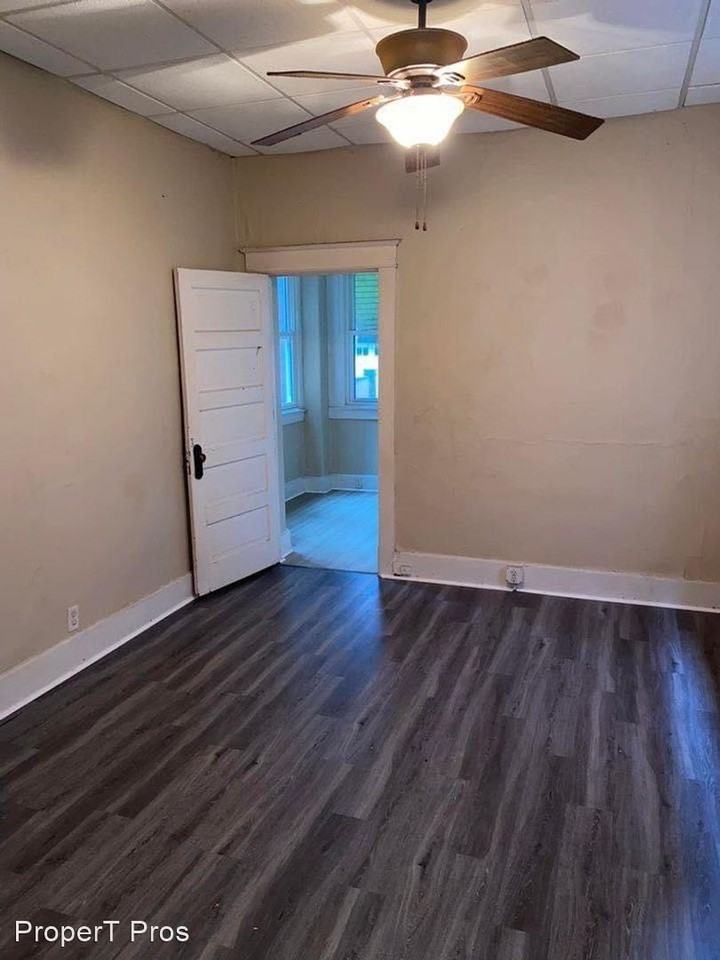 307 Southeast 2nd Street - Photo 3 of 11